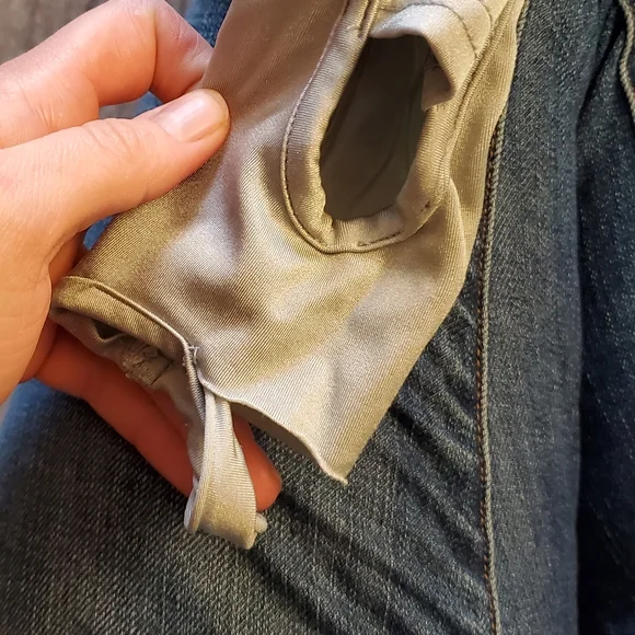 Volcom Snowboarding Jacket - Picture 4 of 5